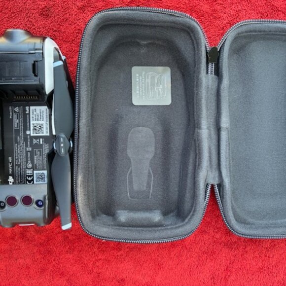 DJI Mavic Air Fly More Combo Arctic White with 2 batteries and extra 6 propels - Picture 16 of 16